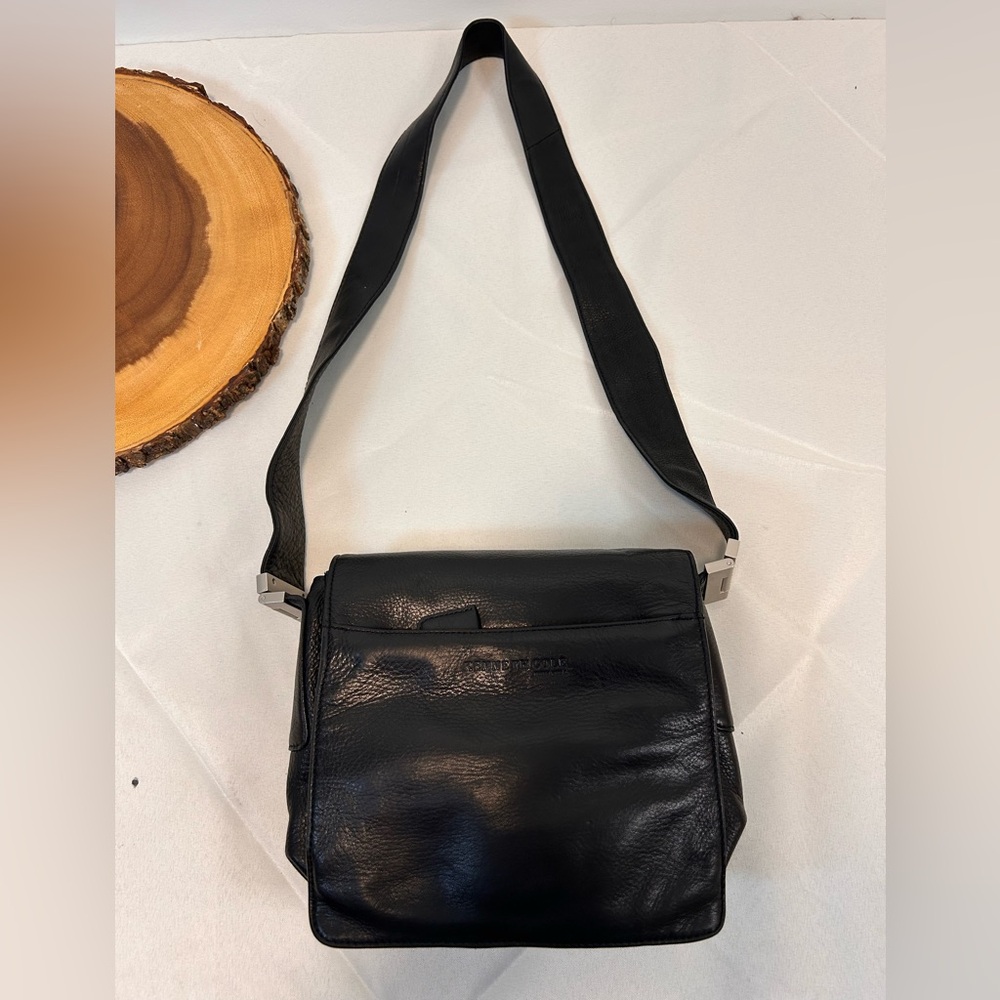 Kenneth Cole New York Black Leather Shoulder Bag Folder Over flap‎ snap closure
